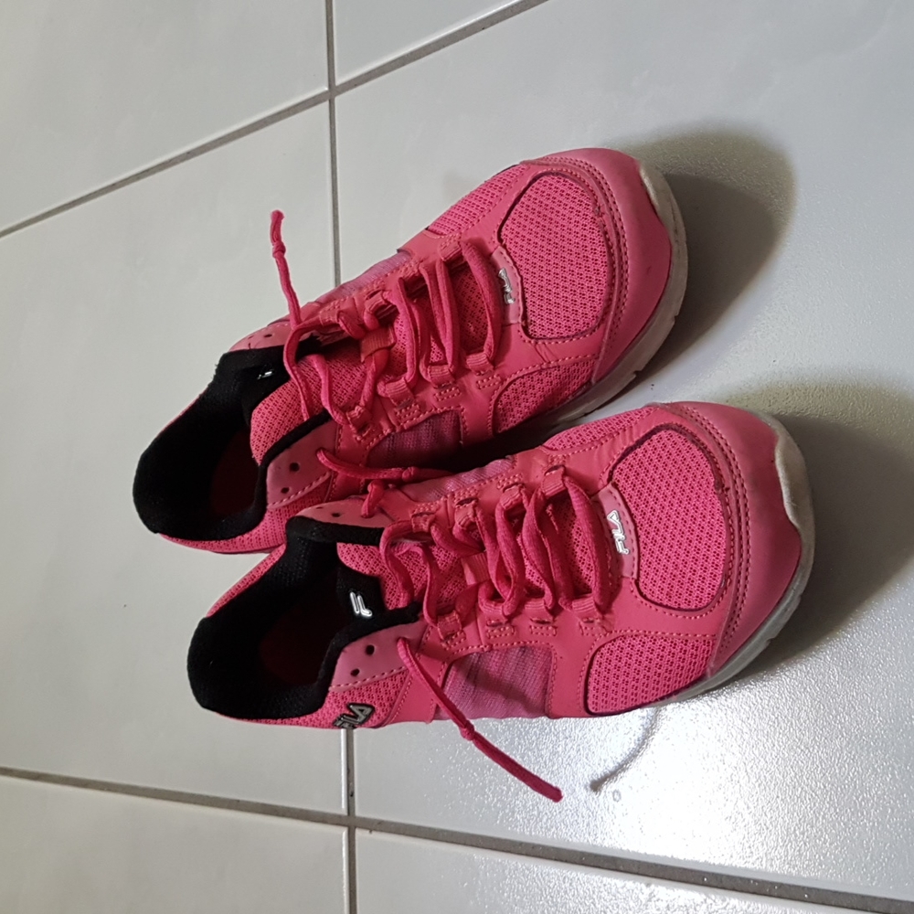 Fila Pink Ribbon Running Shoes